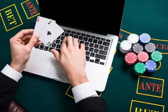 Sai lầm đánh poker online
